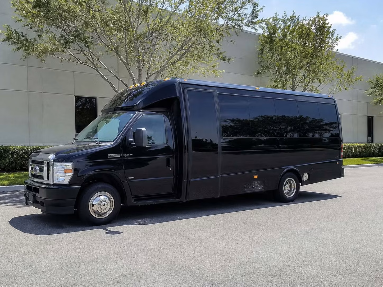union city 18 passenger minibus rental